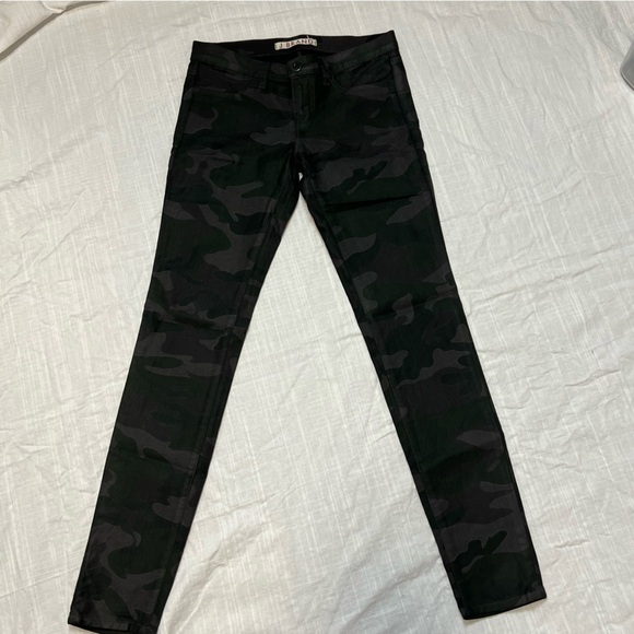 J Brand Camo Skinny Jeans – Stretch Mid Rise – Size 26 - Picture 2 of 12